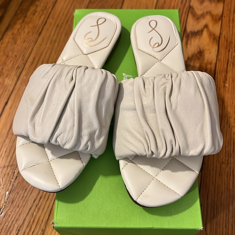 NEW Sam Edelman Slides - Picture 3 of 3